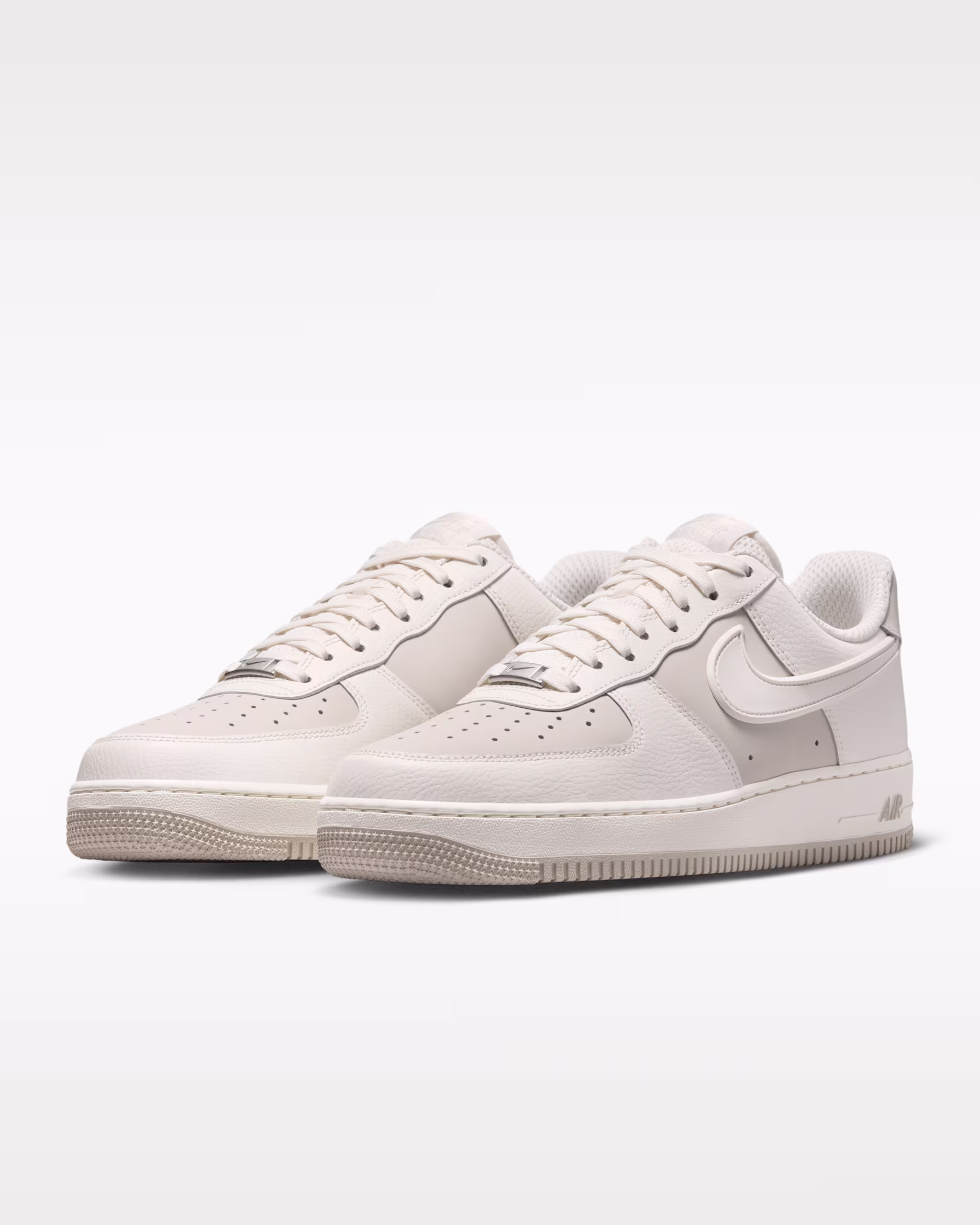 IMG_0794 NIKE AF1 米白拼接荔枝皮 側面小勾 IR1475-133