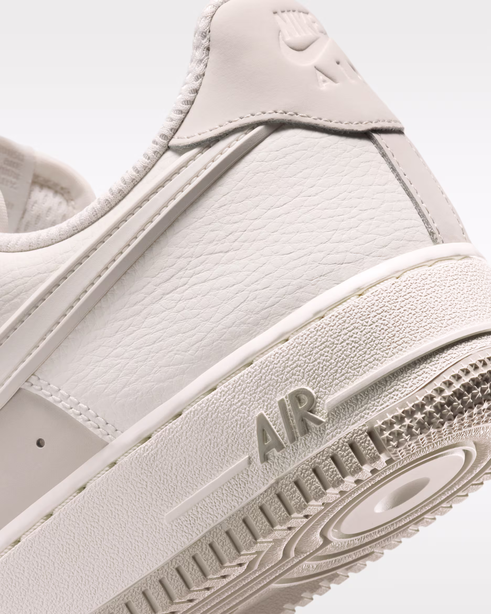 IMG_0797 NIKE AF1 米白拼接荔枝皮 側面小勾 IR1475-133